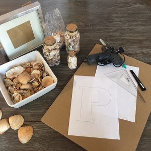 matériel pour réaliser le DIY tableu de coquillages, by Matao